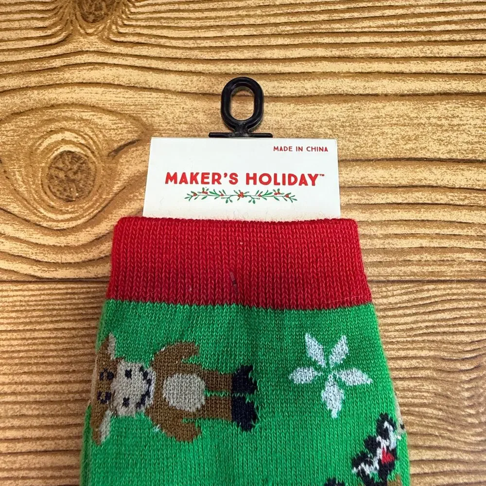 New Maker's Holiday Moose Red And Green Adult Christmas Socks Great Gift